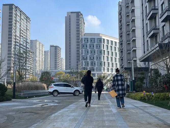 结婚买房男方出首付女方出装修合理吗?深度解析婚房出资模式与权益保障方案